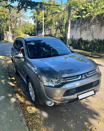 MITSUBISHI OUTLANDER 3.0 GT 4X4 V6 24V GASOLINA 4P AUTOMÁTICO MITSUBISHI OUTLANDER 3.0 GT 4X4 V6 24V GASOLINA 4P AUTOMÁTICO